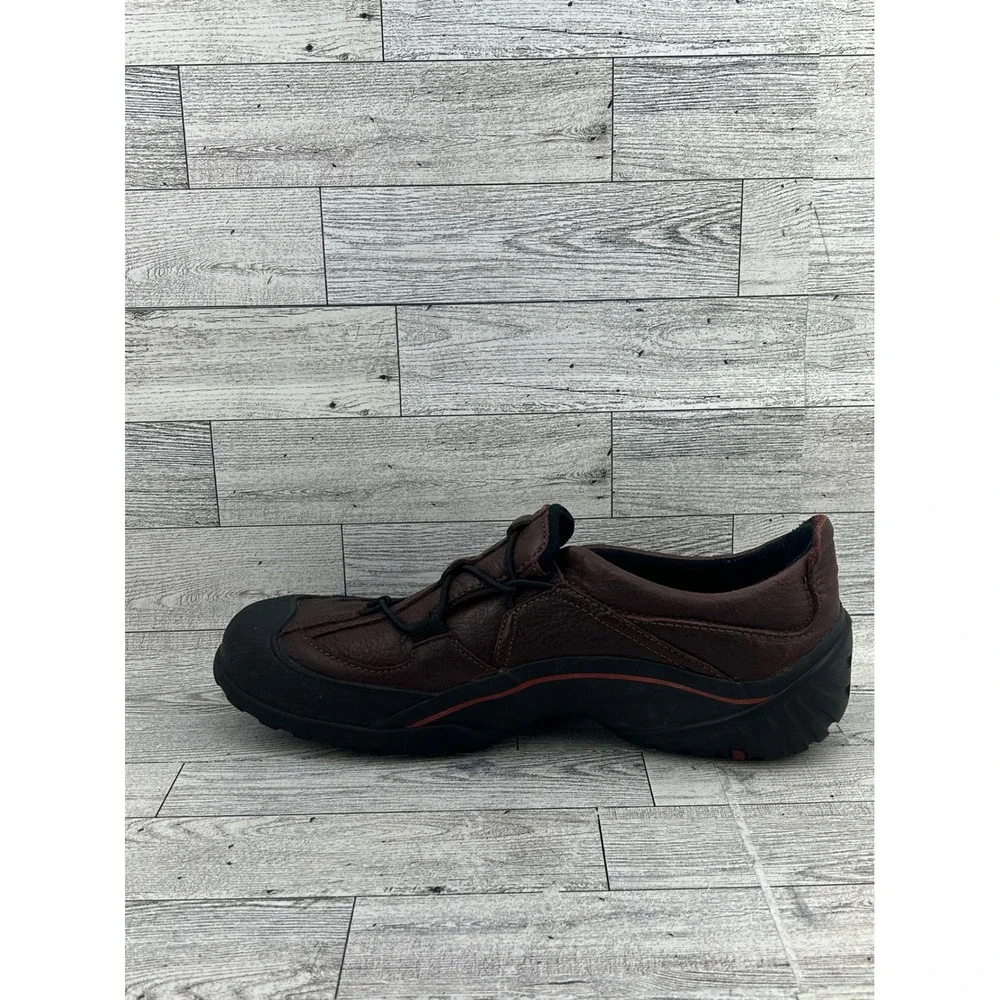 Clarks Muckers Brown Leather Waterproof Bungee Slip On‎ Shoes Women Size 10M